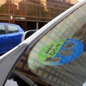 El aviso de la OCU sobre las etiquetas de la DGT
