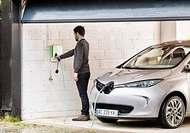 El precio y la autonomía, entre los frenos a la hora de comprar un coche eléctrico