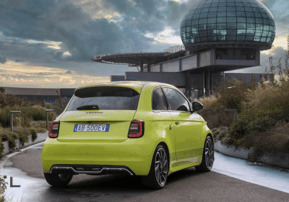 Doce candidatos aspiran a ser el Mejor Coche del año 2024 en España