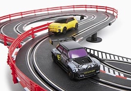 Un circuito eléctrico, un Renault 5 Turbo 3E o un coche de pedales: regalos perfectos para todo aficionado al motor