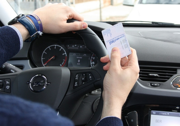 Europa respalda obtener el carné de conducir a los 17 años