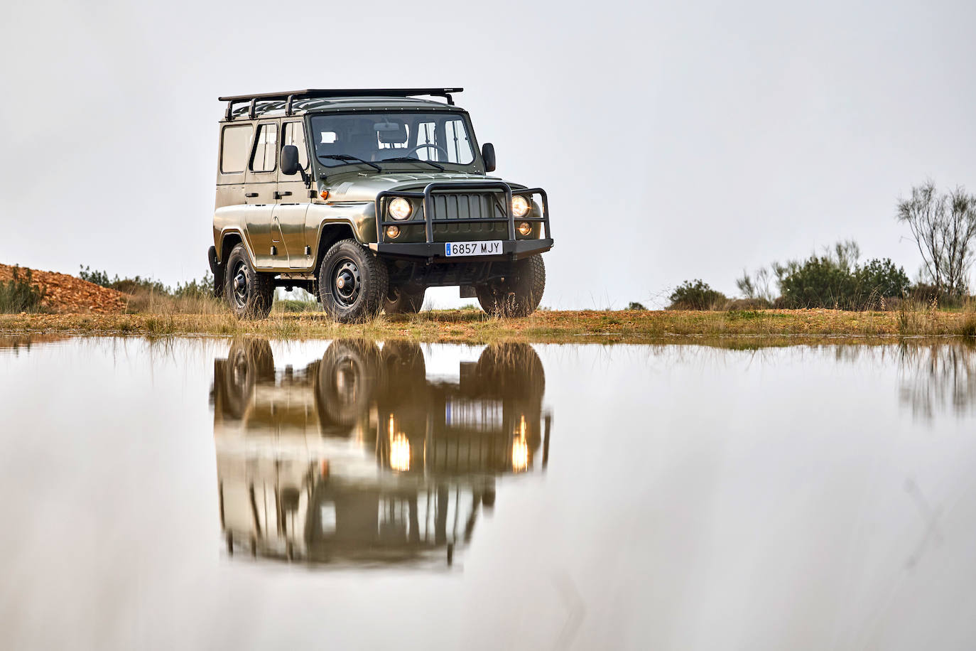 El MWM Spartan EV puede almacenar la energía cinética liberada al frenar en su batería. Un factor que redunda en una mayor autonomía, alimentar el aire acondicionado o la calefacción sin aumentar excesivamente el gasto de electricidad y, no menos importante, prolongar la vida de las pastillas de freno. Para ello se puede elegir entre tres configuraciones para la recuperación de energía: autopista, campo y ciudad.