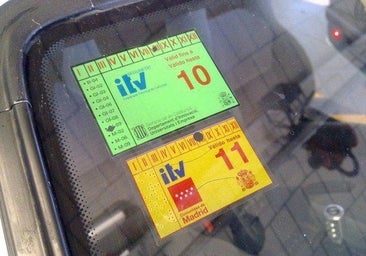 ¿Por qué son de diferentes colores las etiquetas de la ITV?