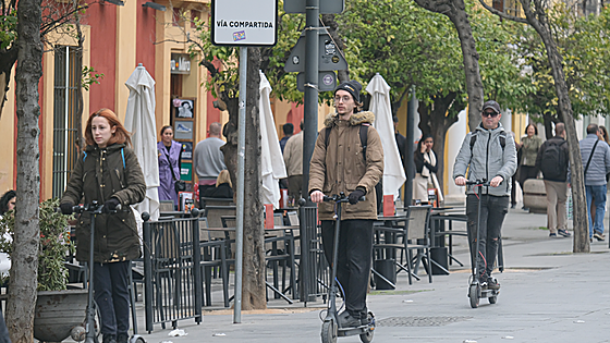 Las normas para los patinetes eléctricos cambiarán en una semana: esto exigirá la DGT