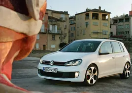 Golf, Ibiza y León, los coches de segunda mano más vendidos en España