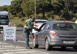 La DGT pone multas de hasta 500 euros si no llevas esta documentación en el coche