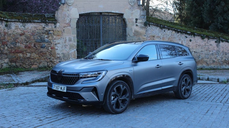 Adiós al concepto monovolumen, el Espace ahora es un moderno SUV de siete plazas con consumos muy ajustados a pesar de su tamaño