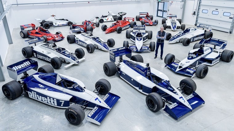 Murray junto a los monoplazas Brabham por el diseñados