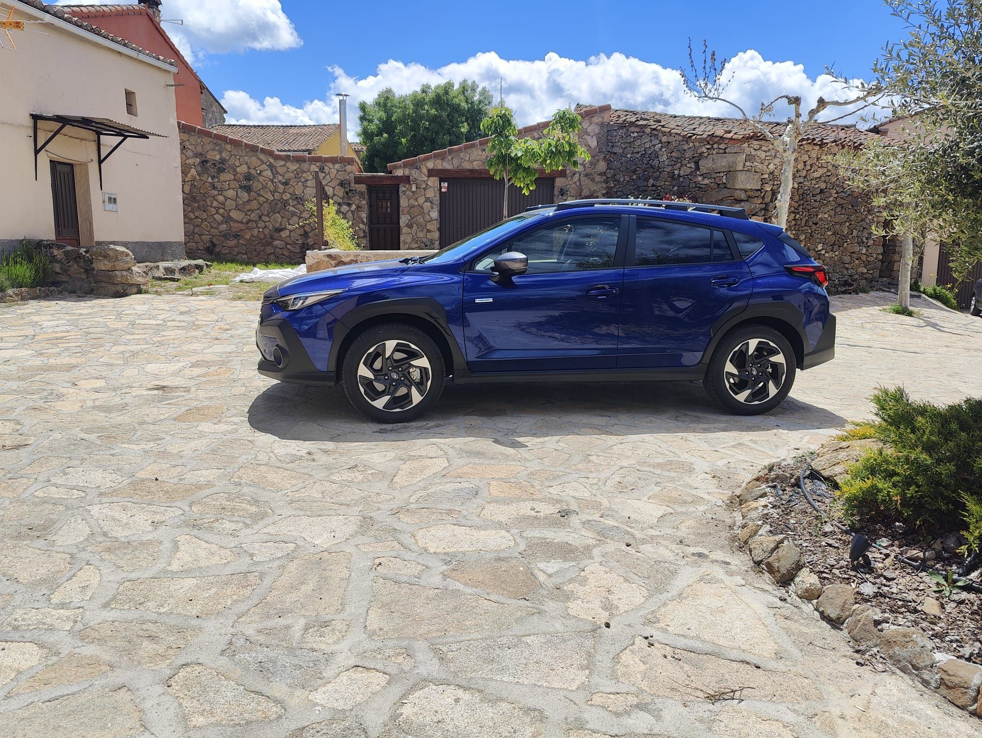 Esta tecnología actúa sobre diferentes parámetros del coche lo que permite que la tracción se reparta entre las cuatro ruedas en función de la necesidad de agarre.