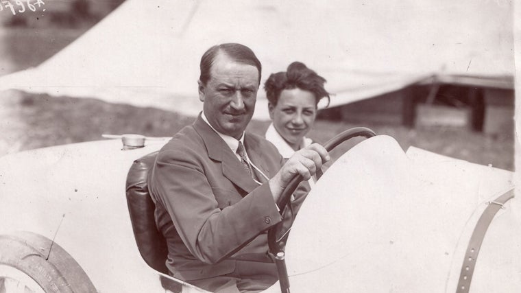 Ettore y Barbara Bugatti en un Type 35, en el GP de la ACF de 1924