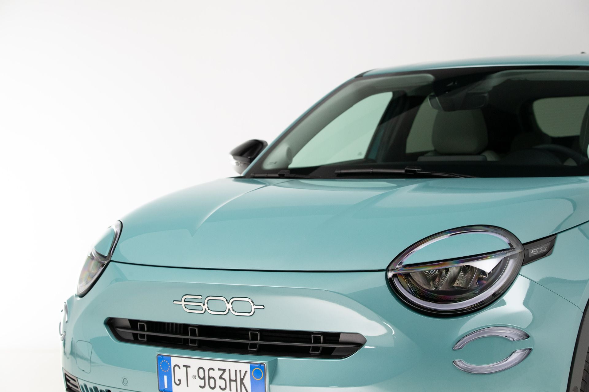 Nuevo Fiat 600 Hybrid: eficiencia y prestaciones para una experiencia de conducción 100% eléctrica en maniobras y trayectos cortos