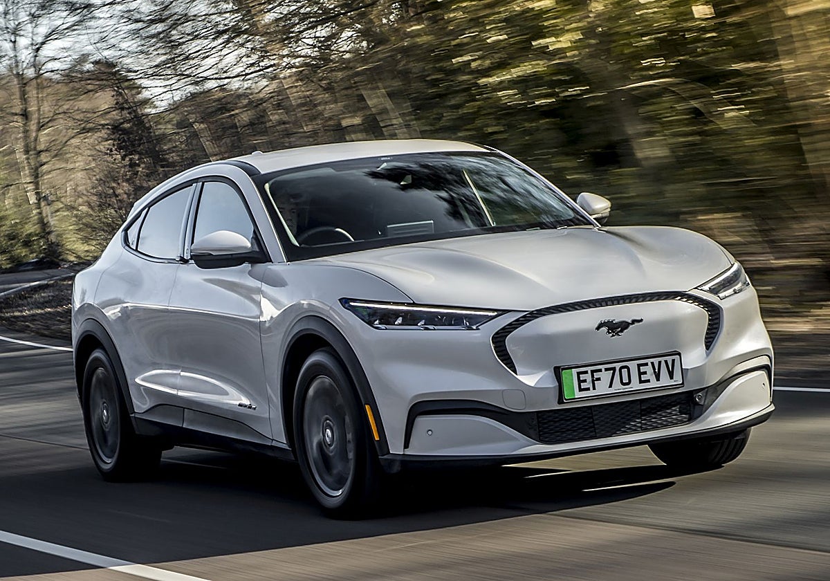 El Ford mustang Mach-E RWD es el coche que ha batido el récord de distancia.