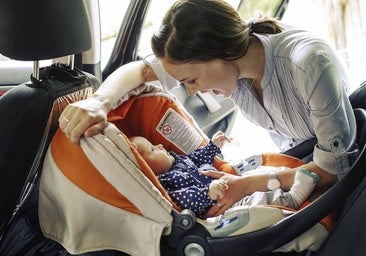 Cinco prioridades a valorar antes de elegir la sillita del coche para la 'vuelta al cole'