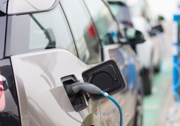 Las ventas de vehículos electrificados se hunden un 7% hasta agosto