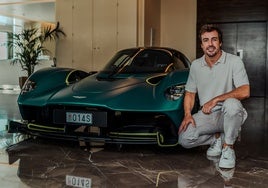 Así es el Aston Martin de carretera de Fernando Alonso, un F1 de calle