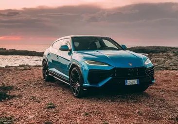 Al volante del Lamborghini Urus SE, el SUV más potente del mundo