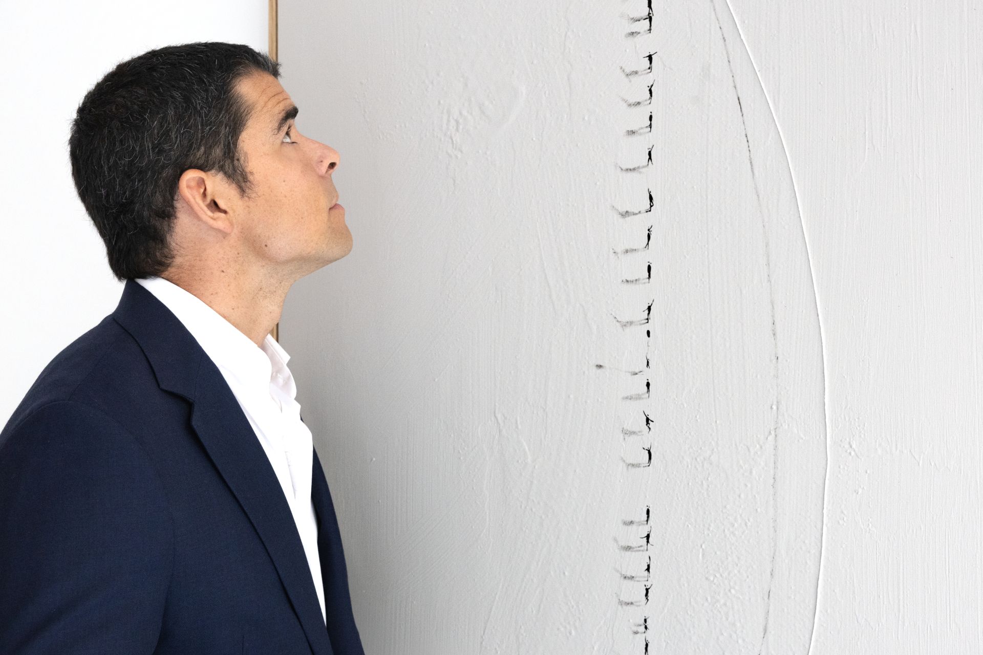 Opel nombra al artista Jaime Monge embajador del nuevo Grandland