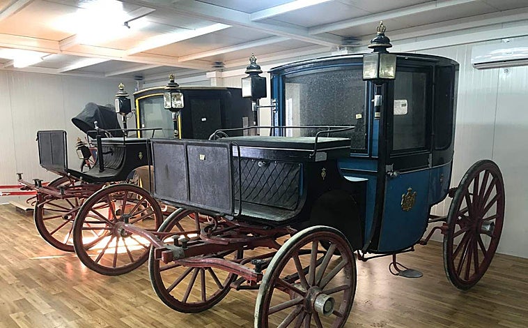 Imagen principal - Restauran la colección de vehículos de lujo de la Casa Real griega