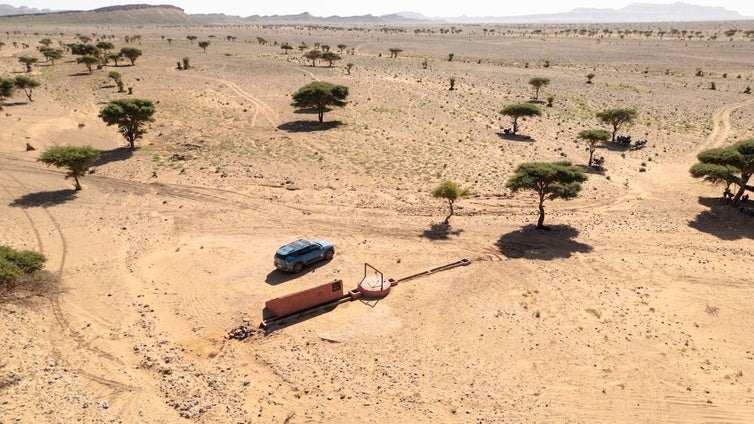 Kia electrifica pozos de agua en el Sáhara marroquí