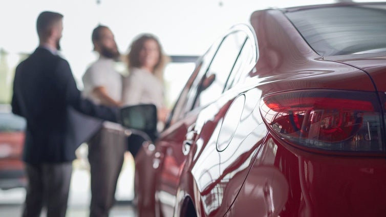 Las ventas de coches ingresaron 5.863 millones a Hacienda en 2024