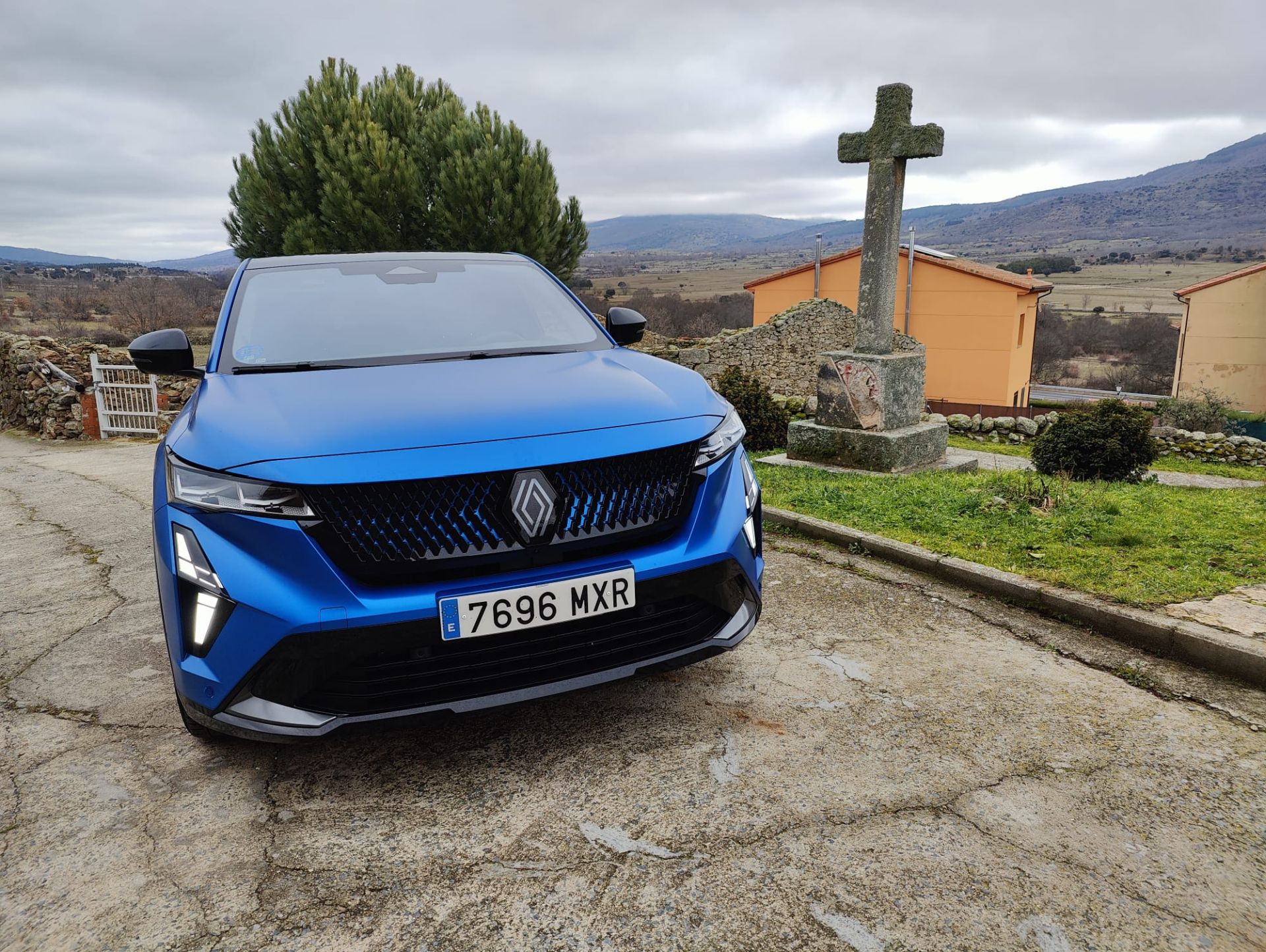 Gracias a su sistema de carga rápida de 22 kW, la batería del Rafale puede recargarse en poco tiempo, lo que lo hace ideal para los desplazamientos diarios.