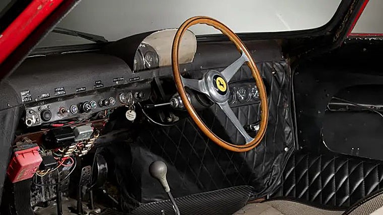 ¿Dos o tres pilotos se sentaron ante este volante en Le Mans 65?