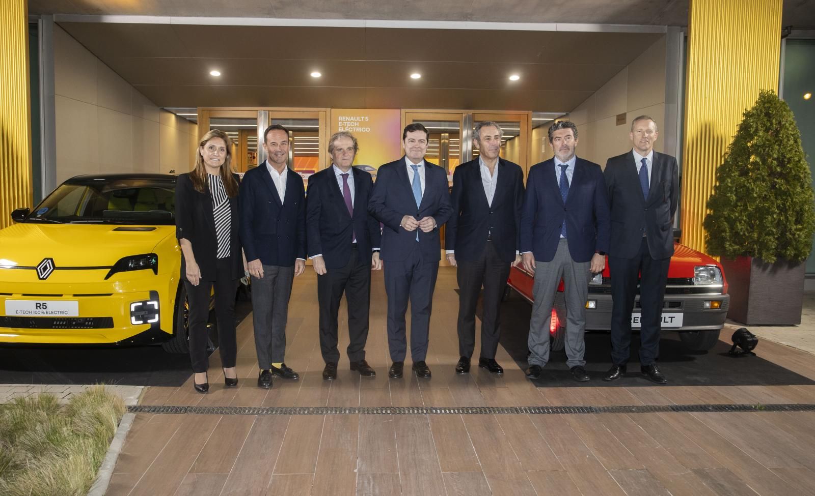 Ana Delgado, Sébastien Guigues, Ignacio Ybarra, Alfonso Fernández Mañueco, Manuel Mirat, Julián Quirós y Alexandre Hennion