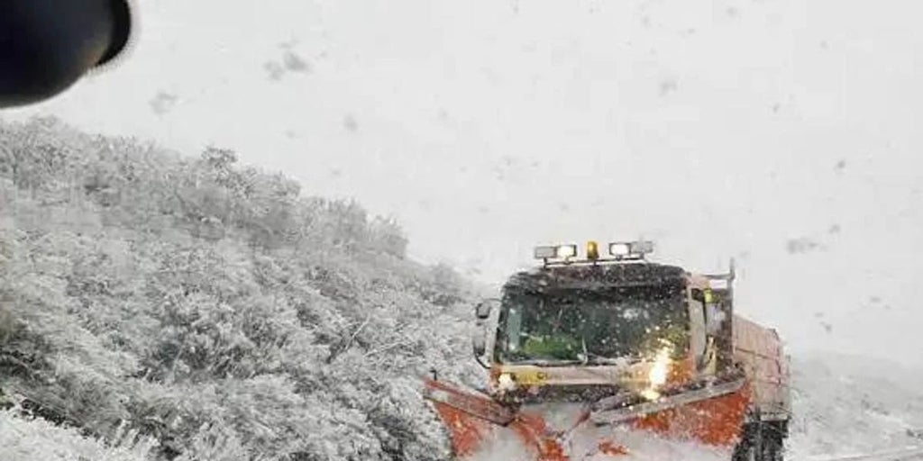 La DGT pide a los conductores que dejen libre el carril izquierdo para  las quitanieves