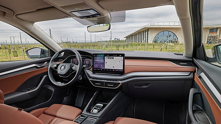 El interior del Octavia se ha actualizado con nuevos asientos y una pantalla más grande.