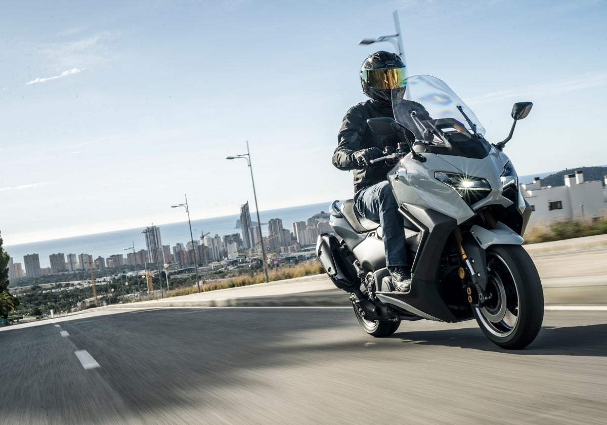 Yamaha TMax Tech 2025
