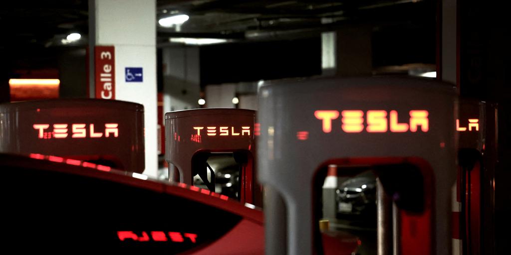 Las ventas mundiales de Tesla caen un 13% en el primer trimestre