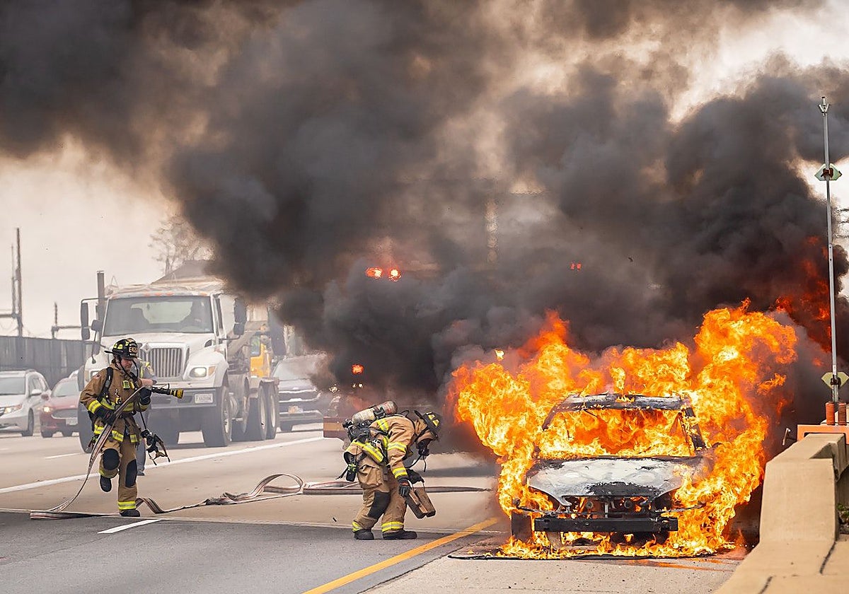 Los fuegos de un eléctrico son mucho más difíciles de extinguir.