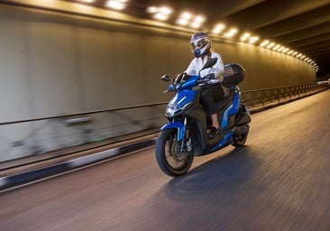El superventas Kymco Agility S 125 se rearma con más almacenaje y dinamismo