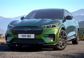 Ford optimiza el Mustang Mach-E para ofrecer más equipamiento, espacio y comodidad