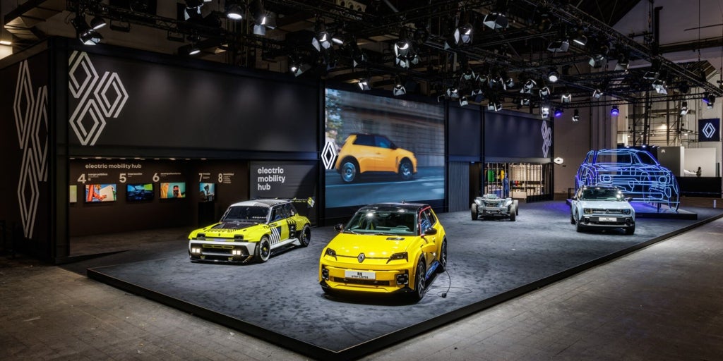 Renault acude a Automobile Barcelona con su gama E-Tech para democratizar la movilidad eléctrica