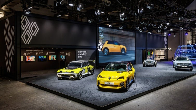 Renault acude a Automobile Barcelona con su gama E-Tech para democratizar la movilidad eléctrica
