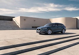 Nuevo acabado Style para el Seat León FR híbrido, desde 29.290 euros