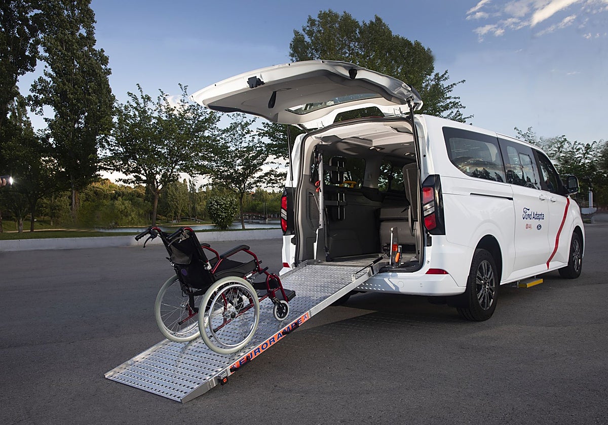 La nueva Ford Tourneo Custom adaptada por Rehatrans.