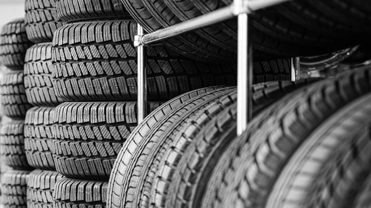 Bruselas investiga la posible importación ilegal de neumáticos chinos