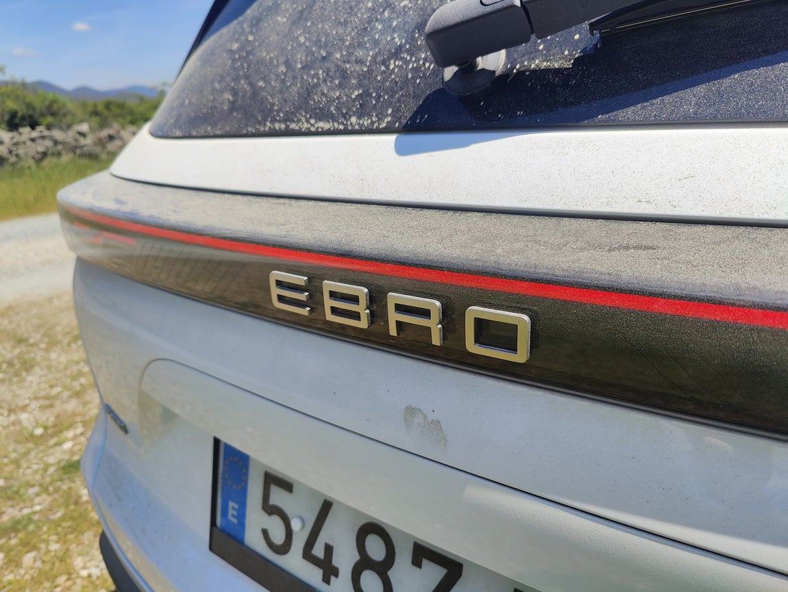También disponible en versión híbrida enchufable (PHEV): Con una autonomía eléctrica de hasta 90 km (ciclo WLTP) y una potencia combinada superior (alrededor de 340-347 CV, según versiones).