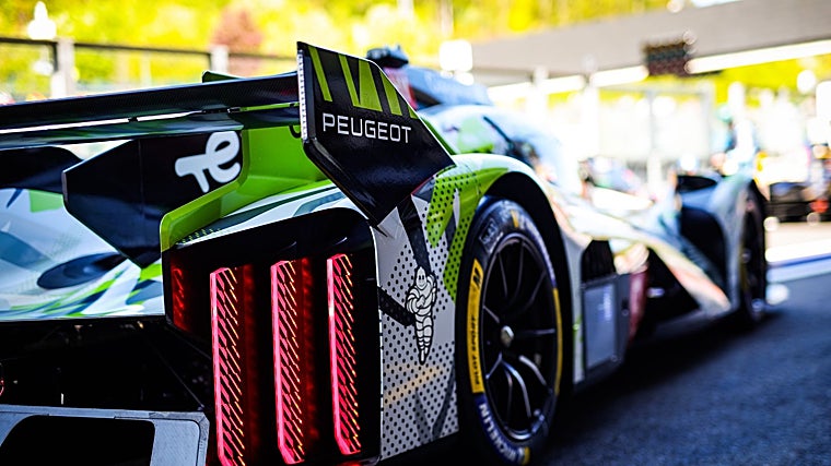 Con casi 1.000 CV híbridos, una batería de alta densidad y telemetría avanzada basada en IA, el 9X8 es un laboratorio rodante al servicio del rendimiento