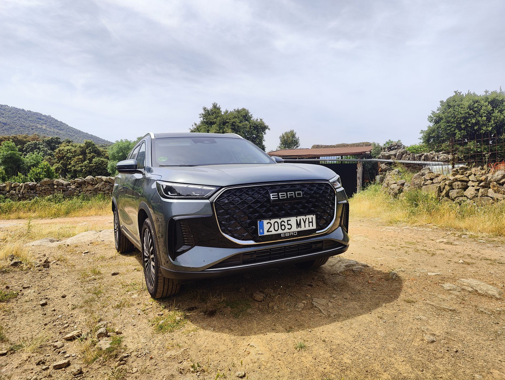 Versatilidad para el día a día: El Ebro S800 se adapta tanto a las rutinas urbanas como a las escapadas.