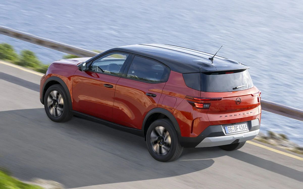 Una estética característica que combina líneas limpias con elementos contemporáneos.