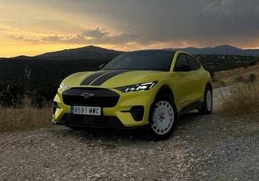 Al volante del Mustang Mach-E Rally: Cuando ensuciarse es lo más divertido