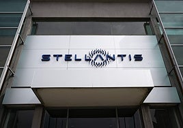 Stellantis concluye su fusión en España con la absorción de la filial de FCA