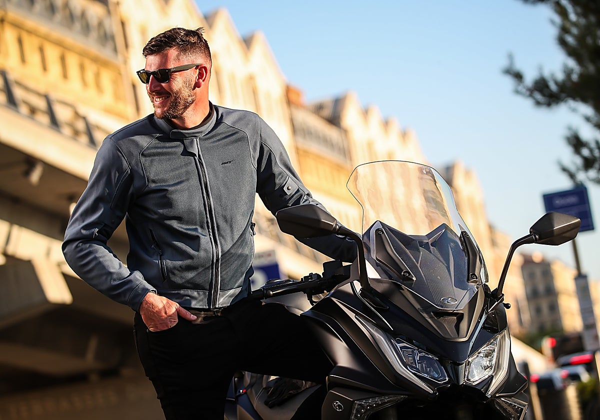 6 chaquetas moteras de verano: protección, diseño y frescura frente al calor en moto