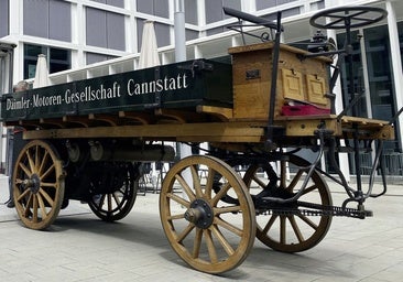 Descubre cómo era el primer camión de la historia