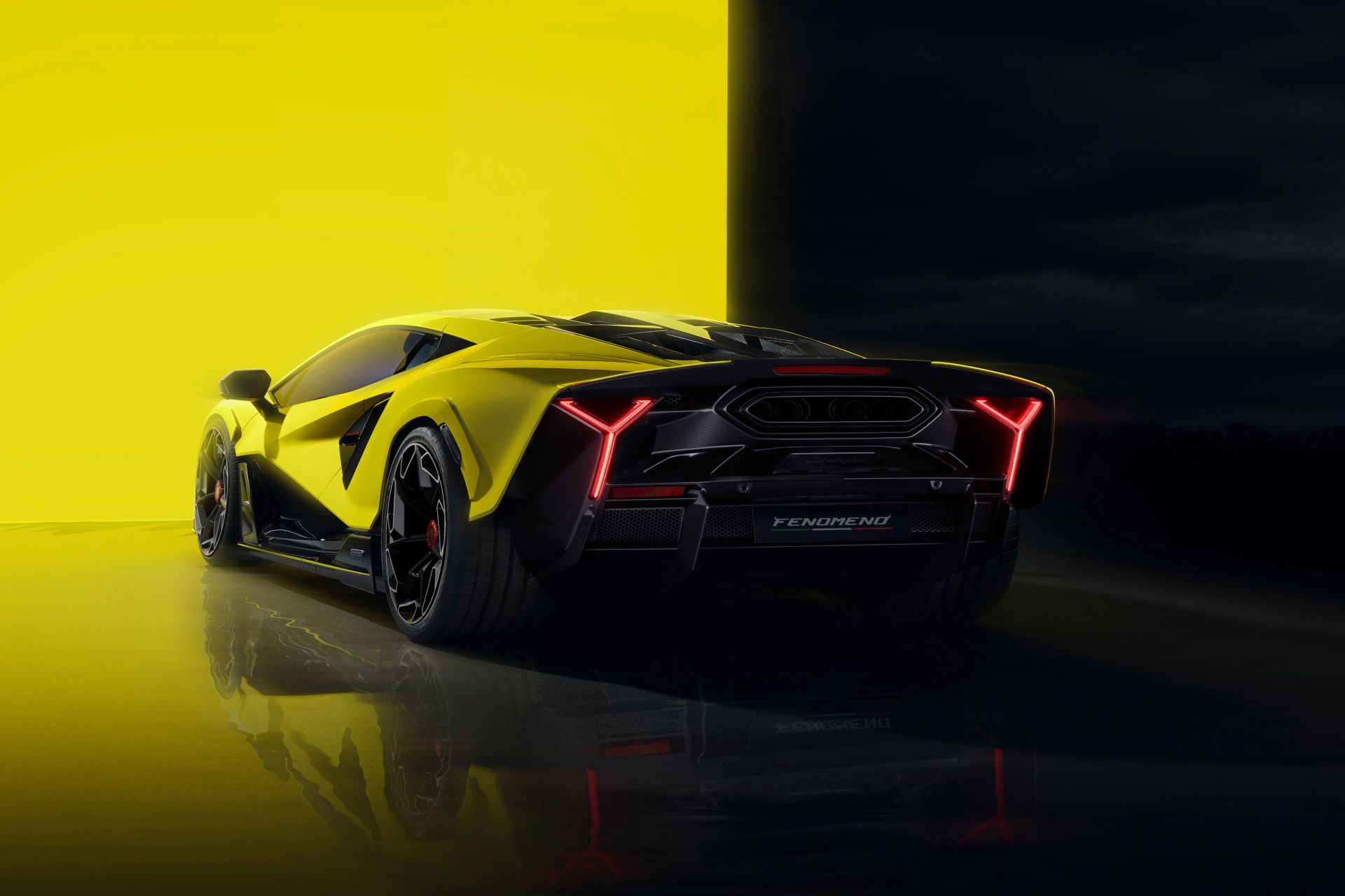La relación peso-potencia de 1,64 kg/CV lo convierte en el Lamborghini más rápido jamás construido.