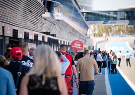 Cómo acceder al paddock y la parrilla de salida de MotoGP en Montmeló por una buena causa