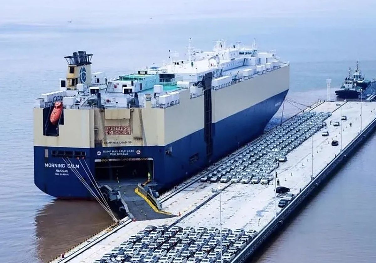 Transporte de vehículos en barco